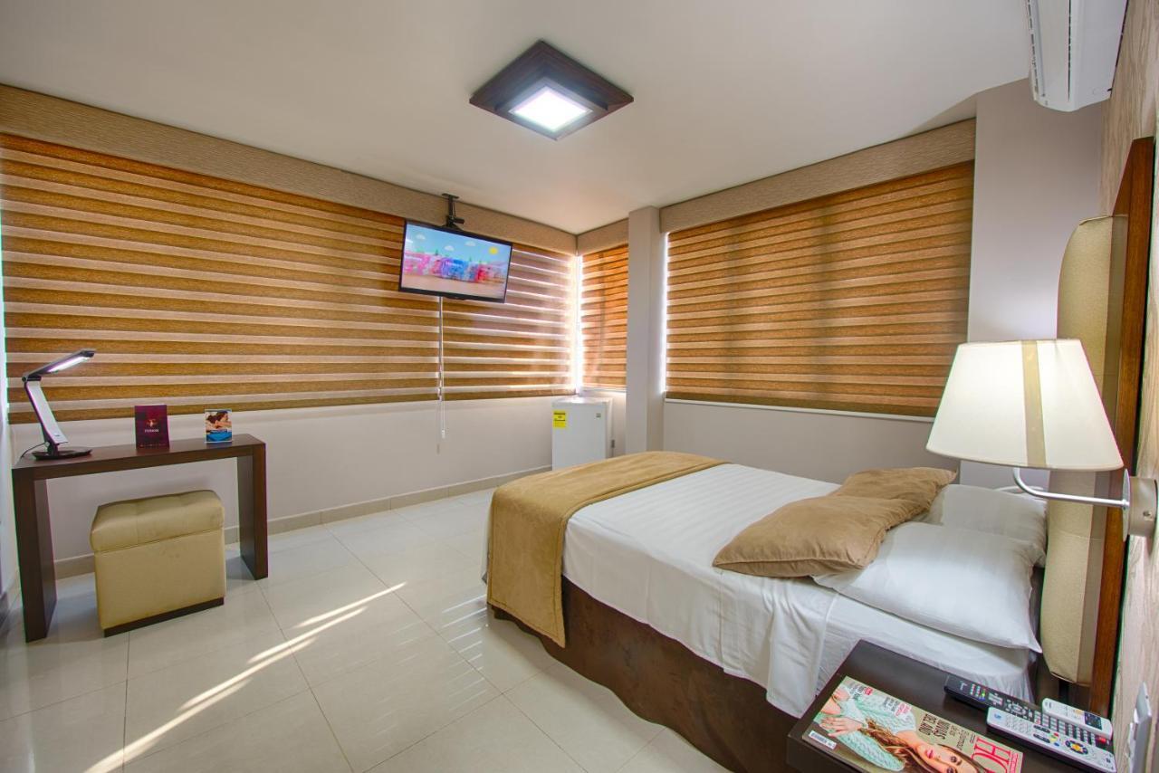 Hotel Veuxor Machala Kültér fotó